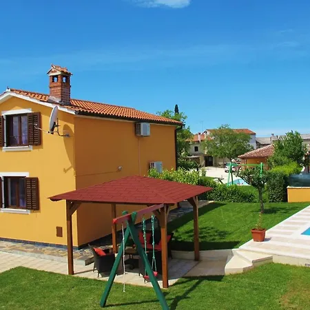 Family With Pool: Sveti Petar U Sumi Retreat