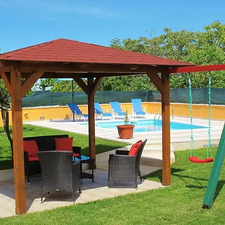 Family With Pool: Sveti Petar U Sumi Retreat Holiday home *